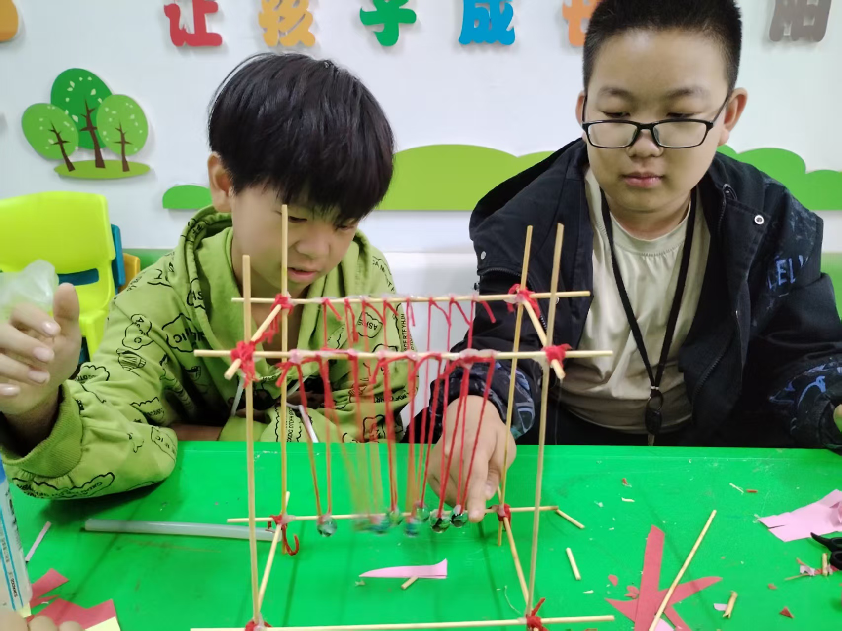 牛顿摆1.png 牛顿摆1.png